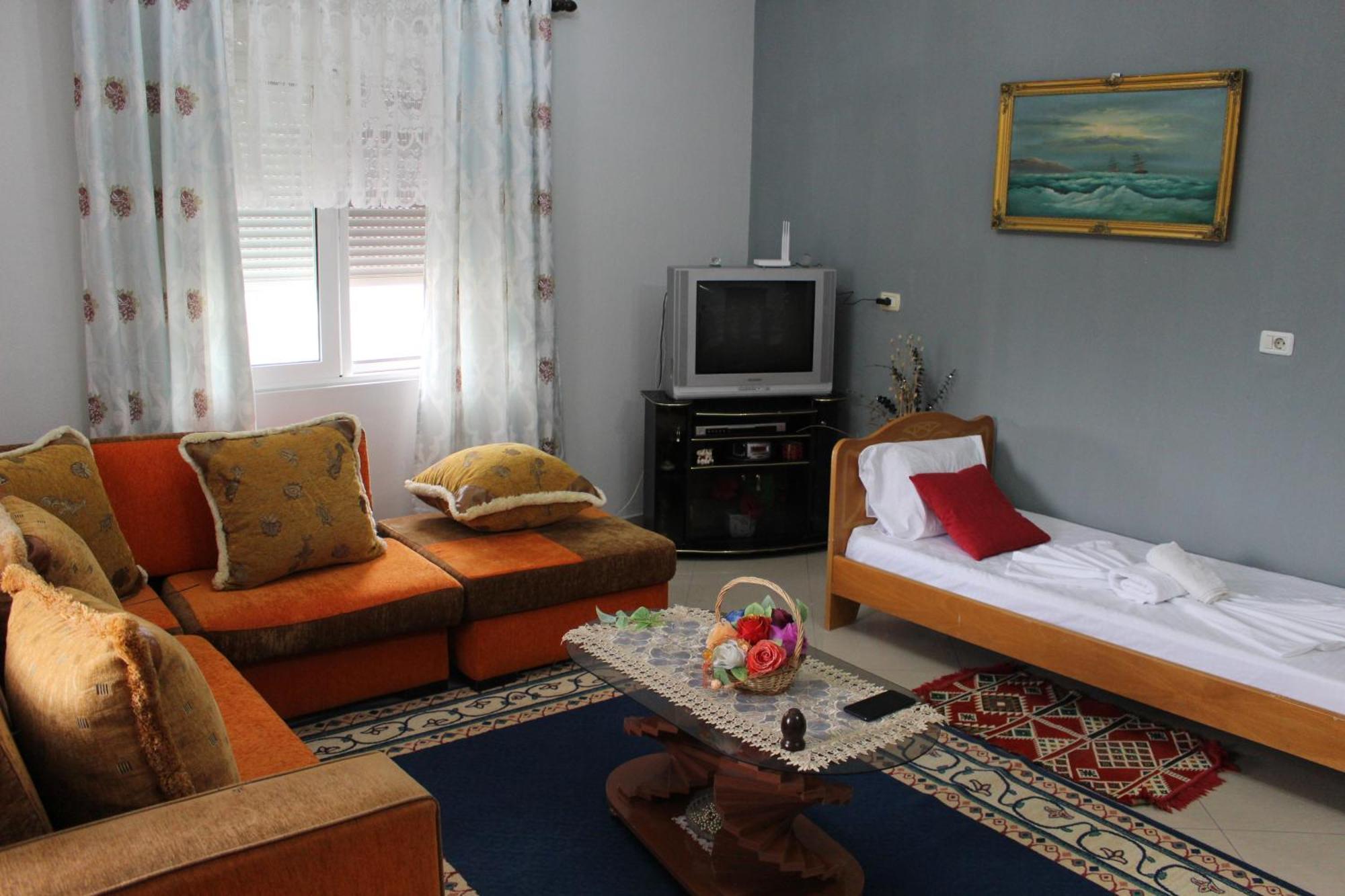 Vila Karagjozi Gjirokastër Exteriör bild