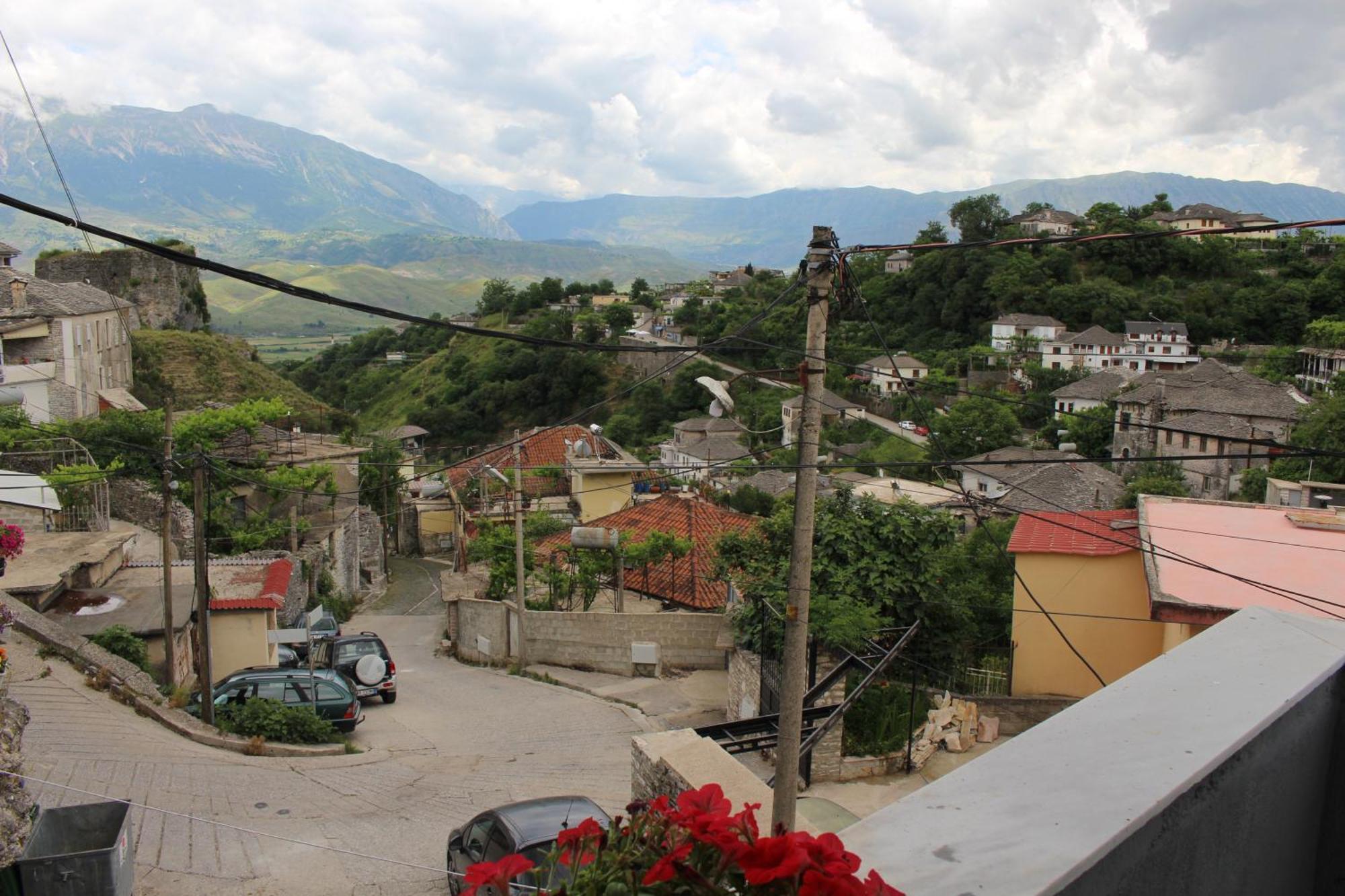 Vila Karagjozi Gjirokastër Exteriör bild
